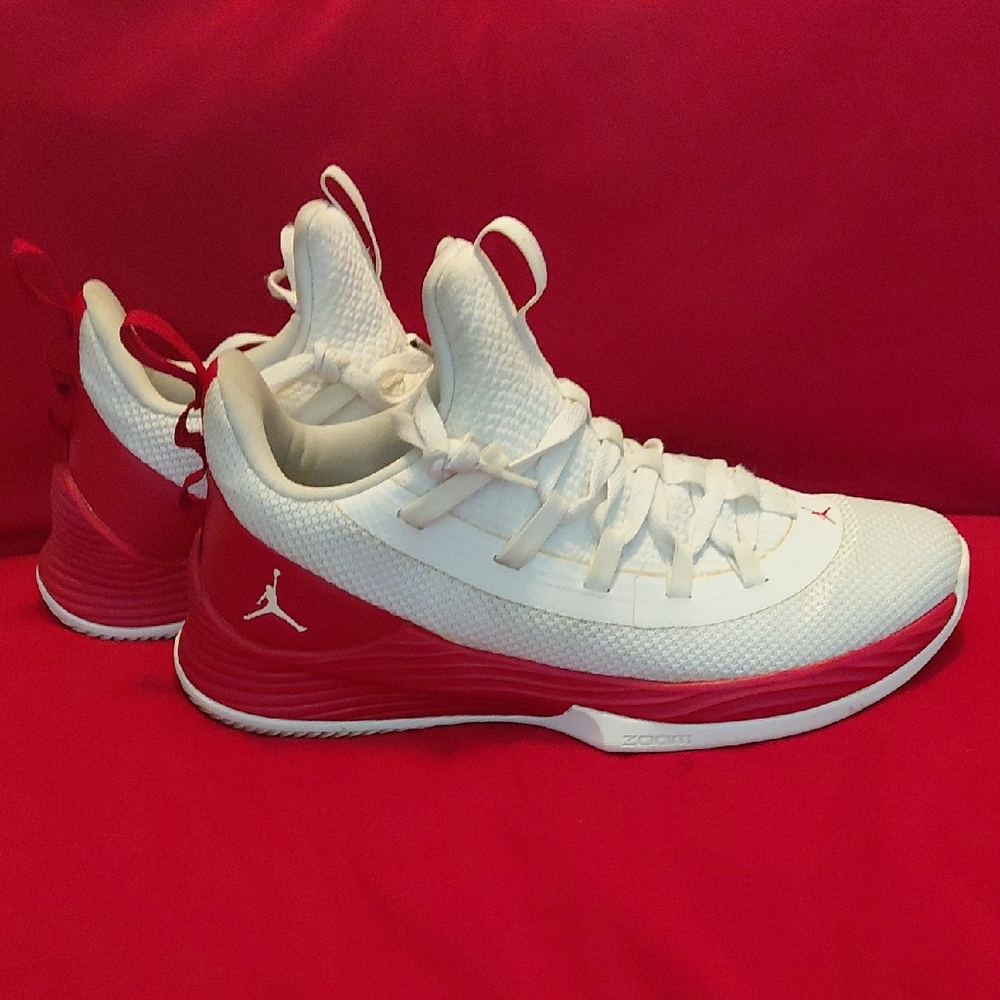 Men's Size 8.5 Red And White Jordans Athletic Shoes with Jumpman Logo